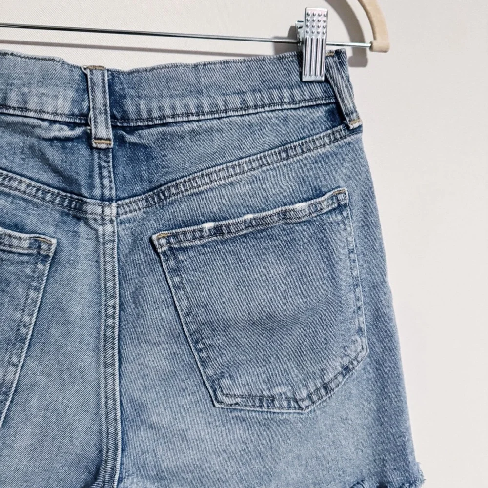 GAP - Medium Wash 5 Button Distressed Denim Shorts